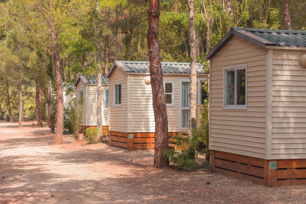Camping La Peiriere Tuchan Exterior photo