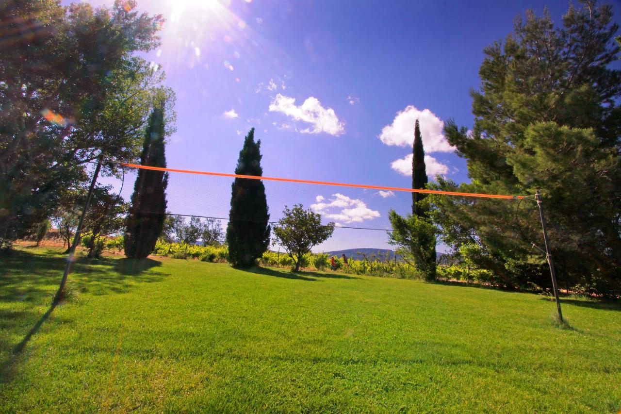 Camping La Peiriere Tuchan Exterior photo